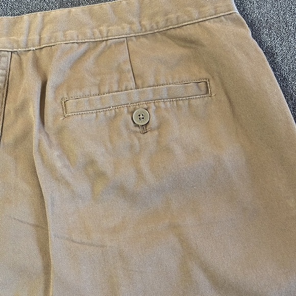 Chaps womens cuffed shorts. - Picture 7 of 8
